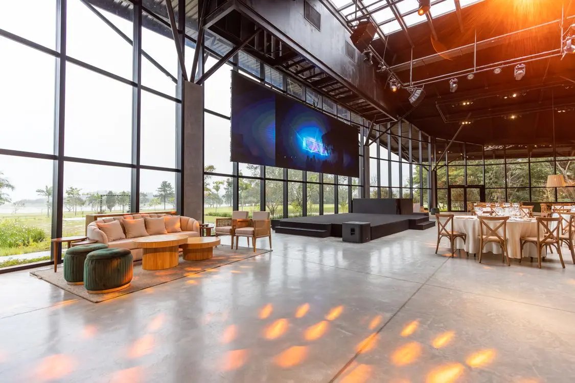 Disposición de un salón de eventos